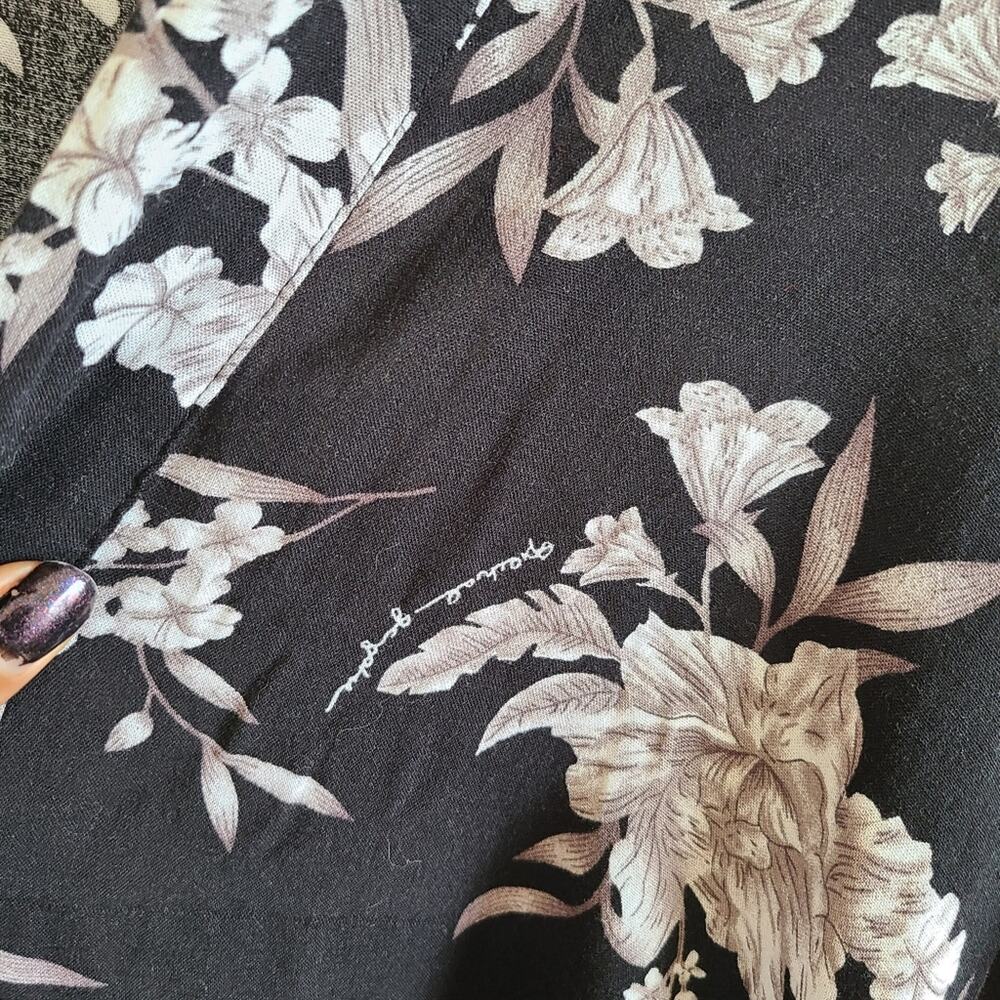 Spiritual Gangster Black Floral Robe - Picture 7 of 14